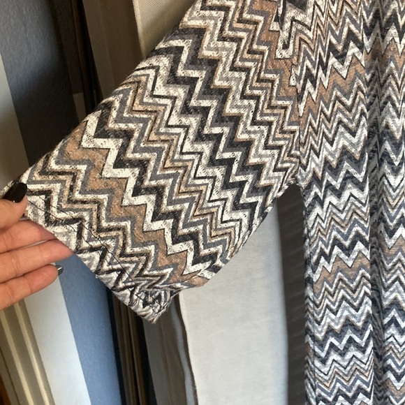 Lightweight kimono duster 3/4 sleeve with fringe at hem - Picture 4 of 8